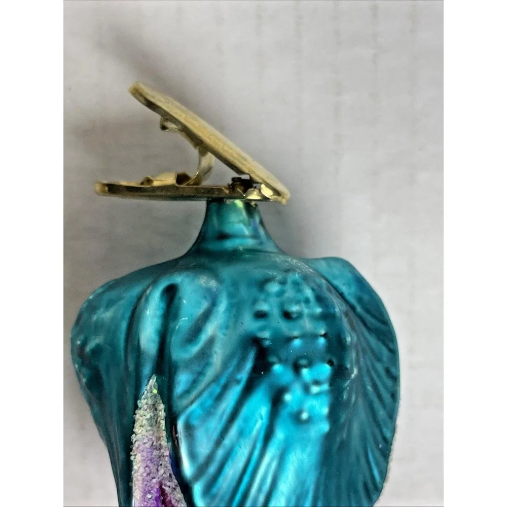 N/A ornaments glitter